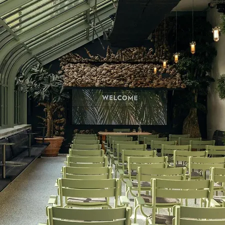 Parkhotel Laurin Готель