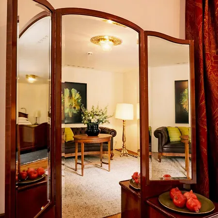 Hotel Parkhotel Laurin 4*