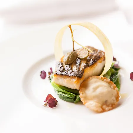 Готель Parkhotel Laurin