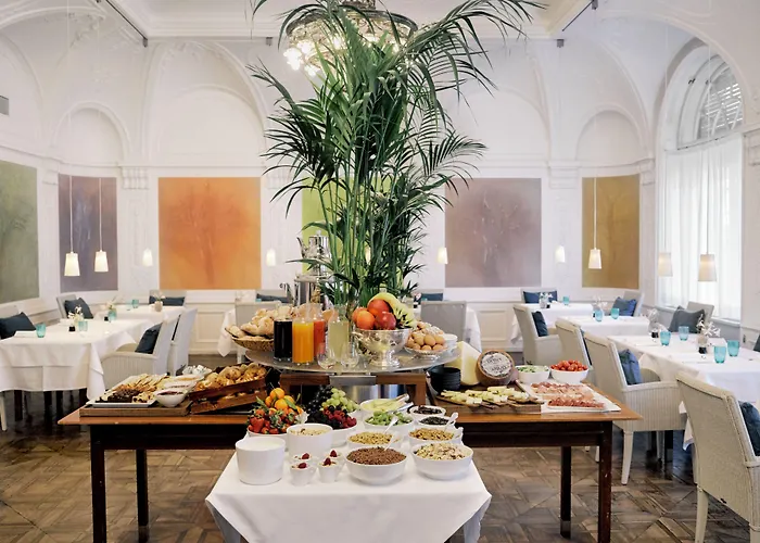 Parkhotel Laurin Hotel